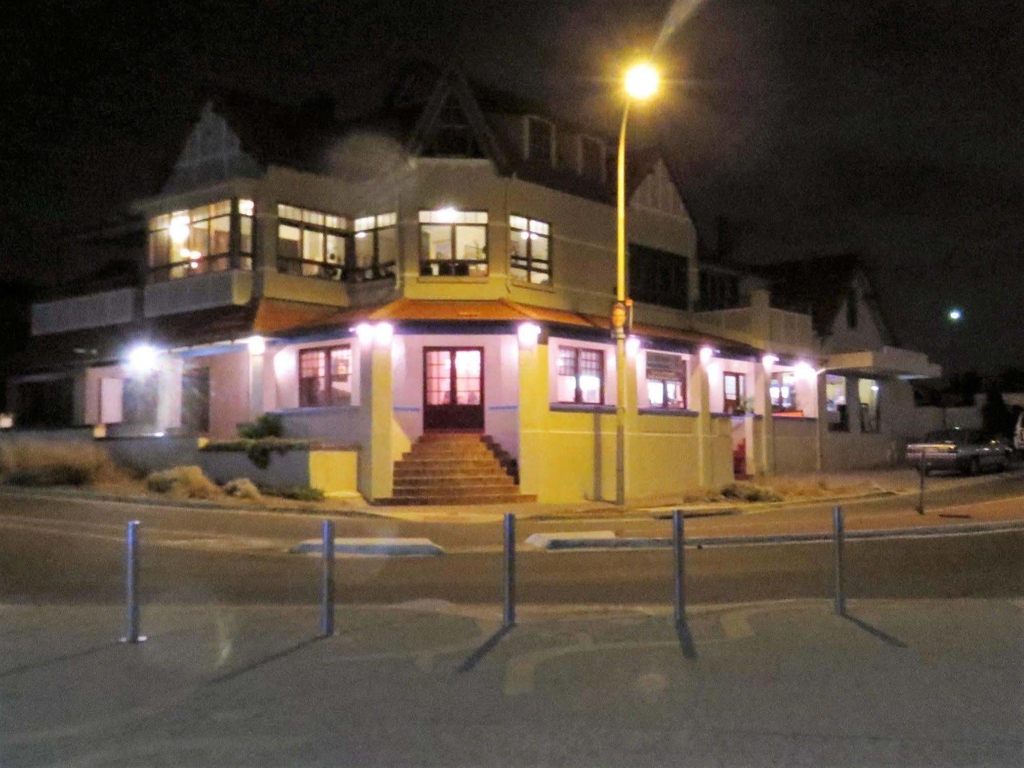 Mccloud House Apartment Port Noarlunga Exterior photo